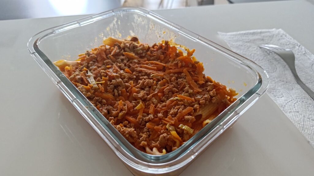 Zdjęcie przedstawiające makaron z sosem azjatyckim