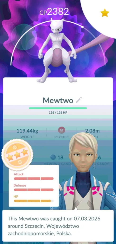Postać Mewtwo z gry Pokemon Go z CP 2382, z widocznymi statystykami i datą złapania.
