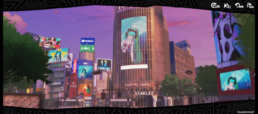 Widok na ruchliwe miasto nocą z neonowymi reklamami i wieżowcami, w tym duży billboard z postacią Hatsune Miku.