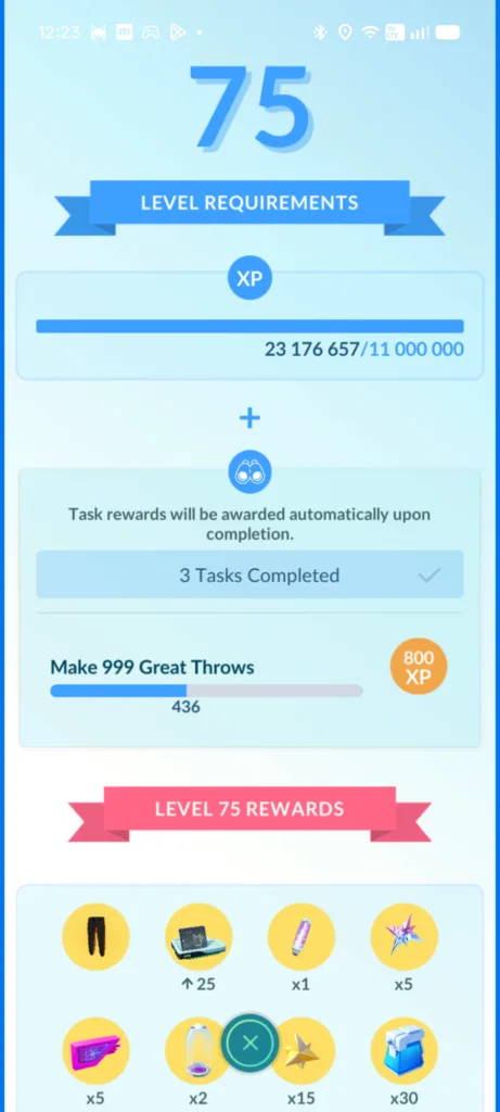 Ekran gry Pokemon Go pokazujący postęp w zdobywaniu 75 poziomu, z informacją o wymaganiach poziomu, paskiem postępu XP, ukończonymi zadaniami i nagrodami za poziom.
